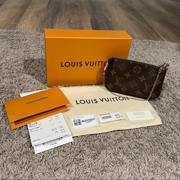 SOLD Louis Vuitton Mini Pochette in Monogram - Picture 1 of 8